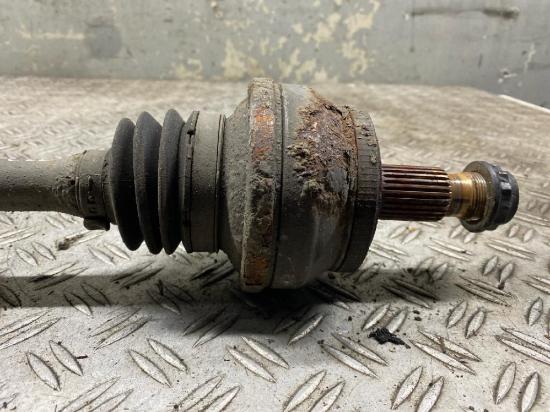Antriebswelle links hinten MERCEDES C-Klasse S204 A2043502110 C 220 CDI Bild Antriebswelle links hinten MERCEDES C-Klasse S204 A2043502110 C 220 CDI
