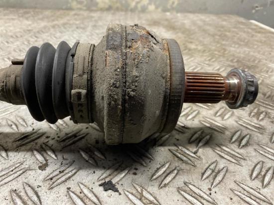 Antriebswelle rechts hinten MERCEDES C-Klasse S204 A2043502110 C 220 CDI Bild Antriebswelle rechts hinten MERCEDES C-Klasse S204 A2043502110 C 220 CDI