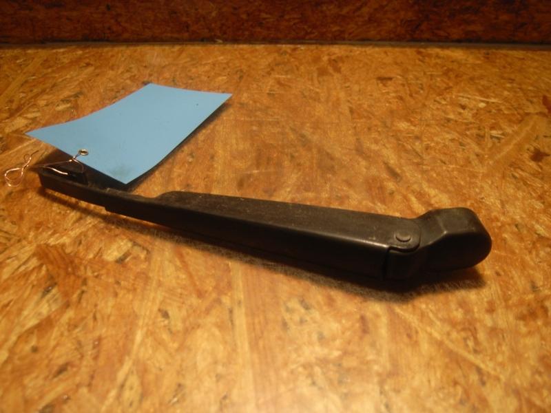 Wischerarm hinten FORD Focus II Turnier (DA3) R17526-AA Bild Wischerarm hinten FORD Focus II Turnier (DA3) R17526-AA