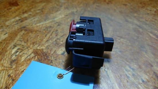 Schalter für Warnblinker RENAULT Clio III Grandtour (R) 8200214896A Bild Schalter für Warnblinker RENAULT Clio III Grandtour (R) 8200214896A