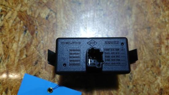 Schalter für Warnblinker RENAULT Clio III Grandtour (R) 8200214896A Bild Schalter für Warnblinker RENAULT Clio III Grandtour (R) 8200214896A