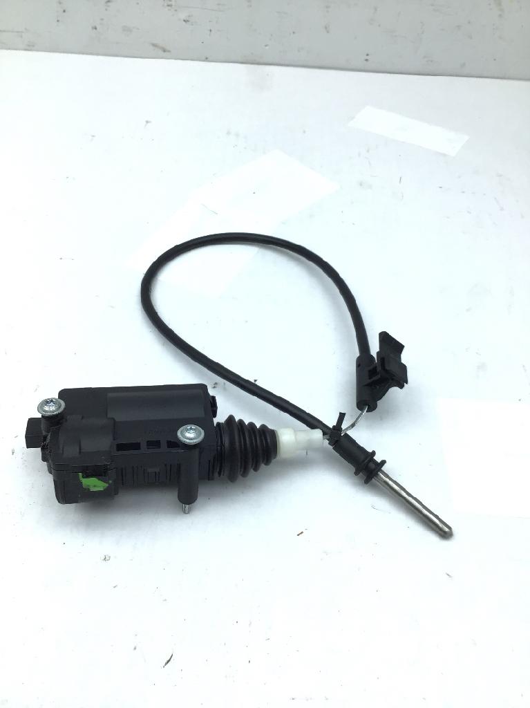 Stellmotor Tankklappe OPEL Astra H GTC 13208157