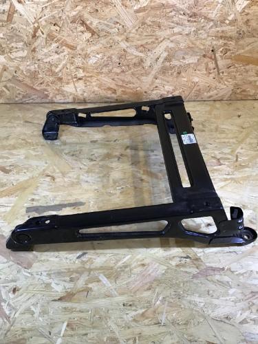 Sitzkonsole VW Touareg I (7L) 7L0881677B Bild Sitzkonsole VW Touareg I (7L) 7L0881677B