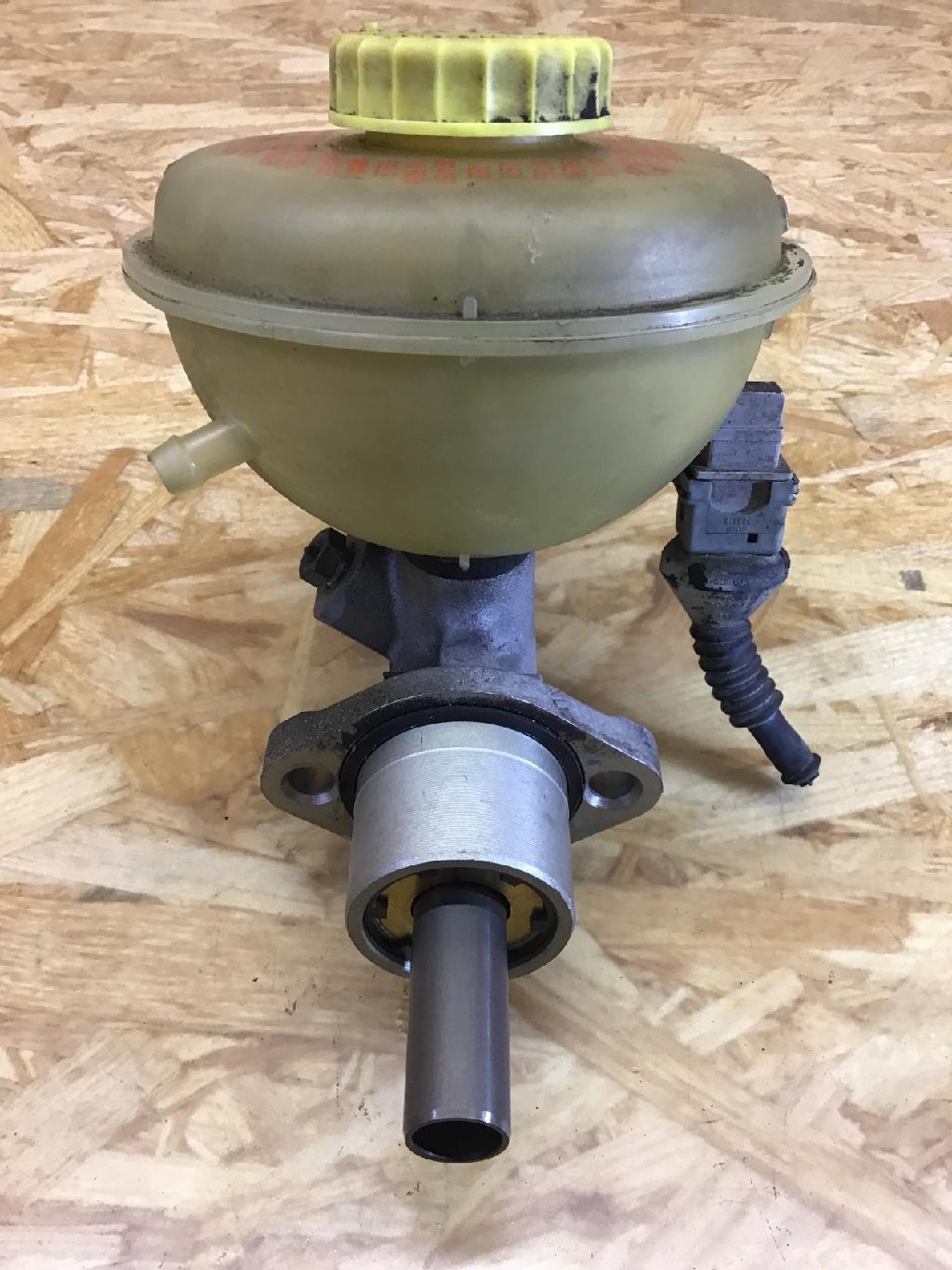 Hauptbremszylinder AUDI 80 (8C, B4) 893611021A Bild Hauptbremszylinder AUDI 80 (8C, B4) 893611021A