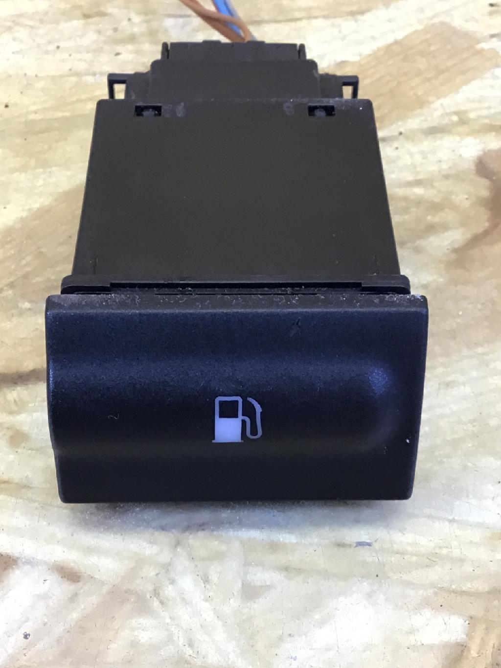 Schalter für Tankklappe SKODA Octavia I Kombi (1U) 1U0959833C Bild Schalter für Tankklappe SKODA Octavia I Kombi (1U) 1U0959833C