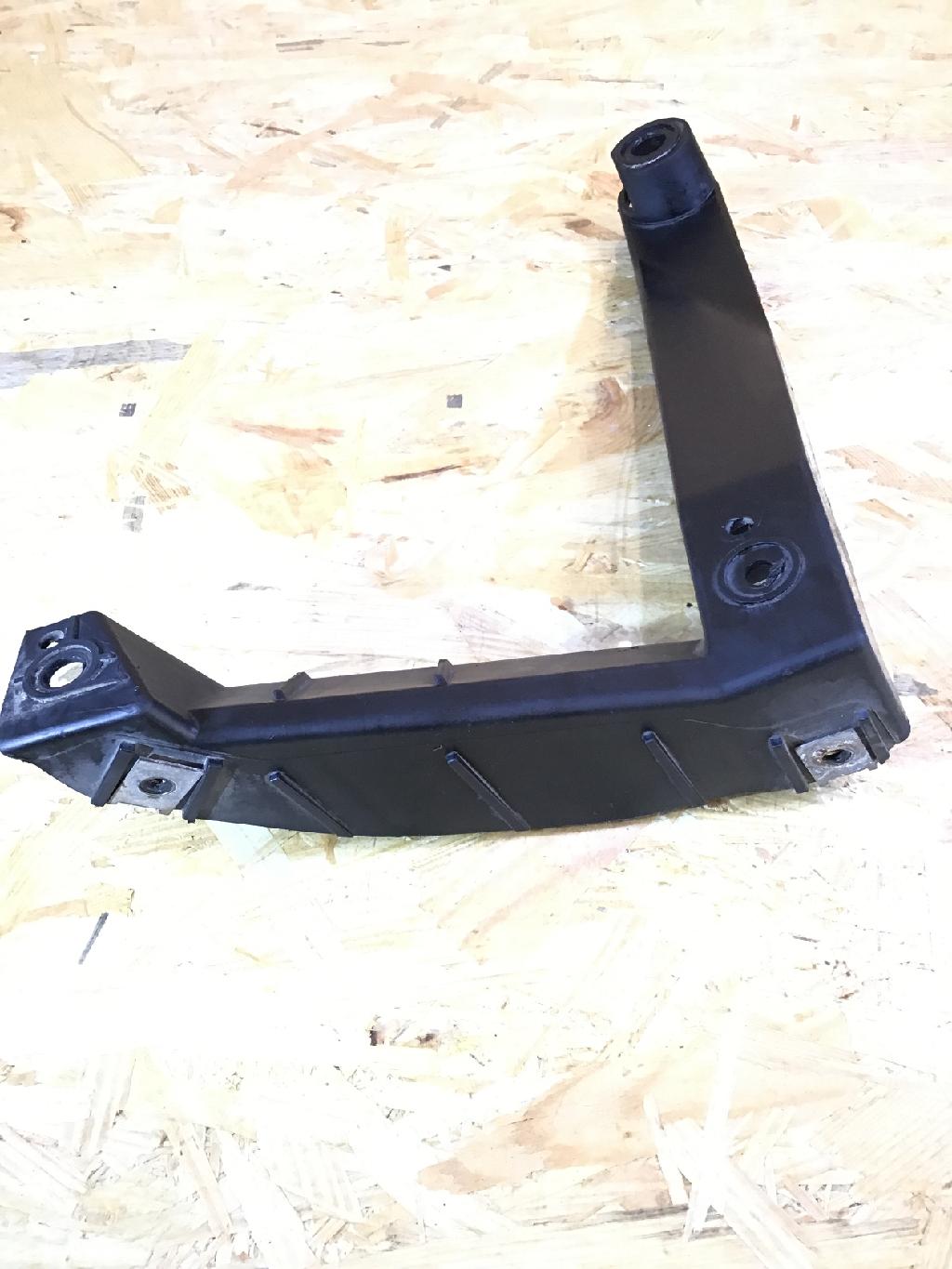 Stoßstangenhalter links hinten VW Touareg I (7L) 7L6807861 Bild Stoßstangenhalter links hinten VW Touareg I (7L) 7L6807861