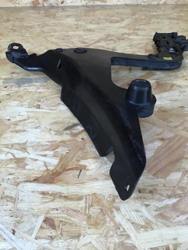 Stoßstangenhalter rechts hinten AUDI A3 Sportback (8P) 8P4807378A Bild Stoßstangenhalter rechts hinten AUDI A3 Sportback (8P) 8P4807378A