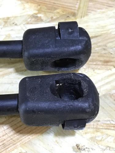 Heckklappendämpfer FORD Focus Turnier (DNW) Bild Heckklappendämpfer FORD Focus Turnier (DNW)