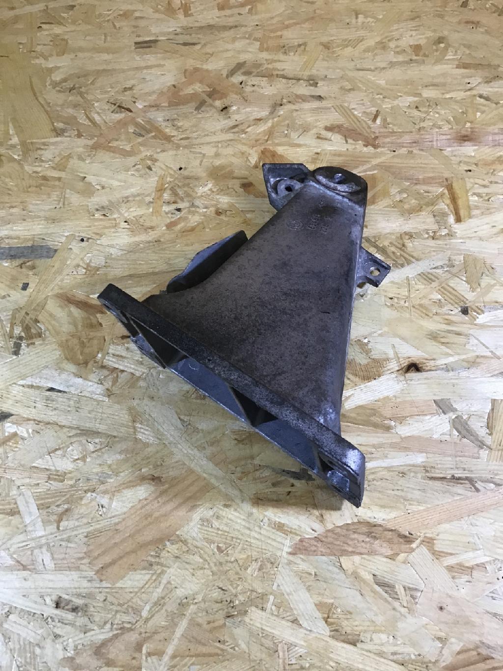 Halter für Motoraufhängung BMW 5er (E39) 654612261 Bild Halter für Motoraufhängung BMW 5er (E39) 654612261