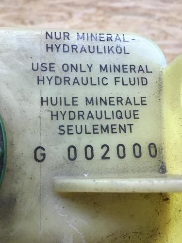 Behälter Servolenköl AUDI 80 (8C, B4) 8A0422373C Bild Behälter Servolenköl AUDI 80 (8C, B4) 8A0422373C