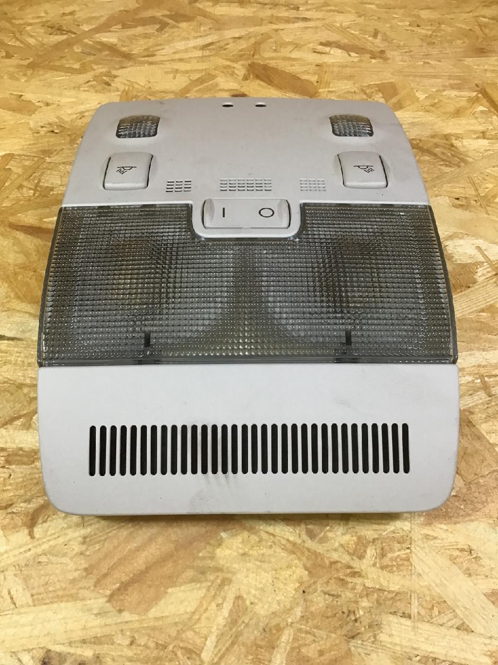 Innenleuchte AUDI A3 Sportback (8P) 8E0947565 Bild Innenleuchte AUDI A3 Sportback (8P) 8E0947565