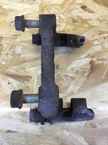 Bremssattelträger rechts hinten SKODA Octavia I Kombi (1U) 6Q0615426D Bild Bremssattelträger rechts hinten SKODA Octavia I Kombi (1U) 6Q0615426D