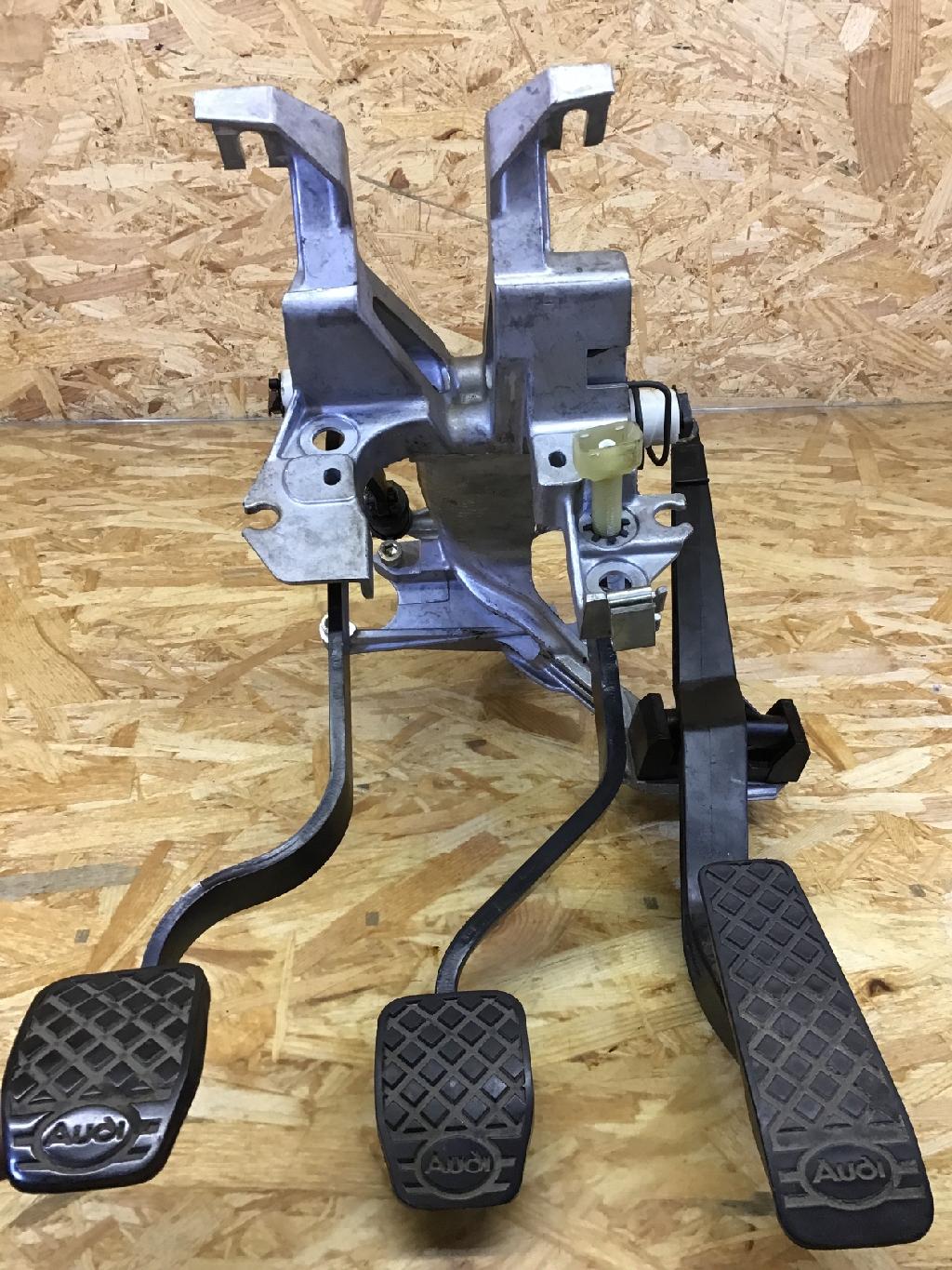 Pedalwerk AUDI 80 (8C, B4) 8A0721115C Bild Pedalwerk AUDI 80 (8C, B4) 8A0721115C
