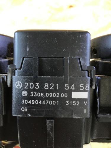 Schalter für Sitzheizung MERCEDES-BENZ C-Klasse (W203) 2038215458 Bild Schalter für Sitzheizung MERCEDES-BENZ C-Klasse (W203) 2038215458