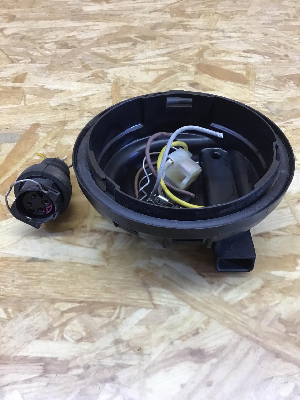 Kappe Hauptscheinwerfer AUDI 80 (8C, B4) 12827600 Bild Kappe Hauptscheinwerfer AUDI 80 (8C, B4) 12827600