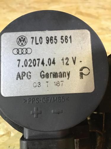 Zusatzwasserpumpe VW Touareg I (7L) 7L0965561 Bild Zusatzwasserpumpe VW Touareg I (7L) 7L0965561