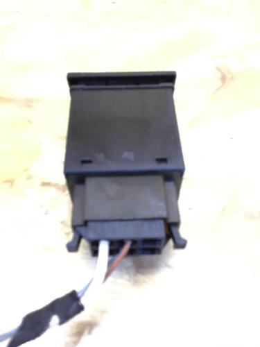Schalter für Heckscheibe SKODA Octavia I Kombi (1U) 1U0959621A Bild Schalter für Heckscheibe SKODA Octavia I Kombi (1U) 1U0959621A