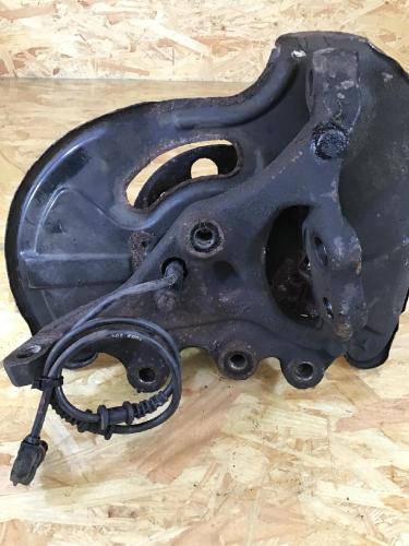 Achsschenkel links vorne MERCEDES-BENZ C-Klasse (W203) Bild Achsschenkel links vorne MERCEDES-BENZ C-Klasse (W203)