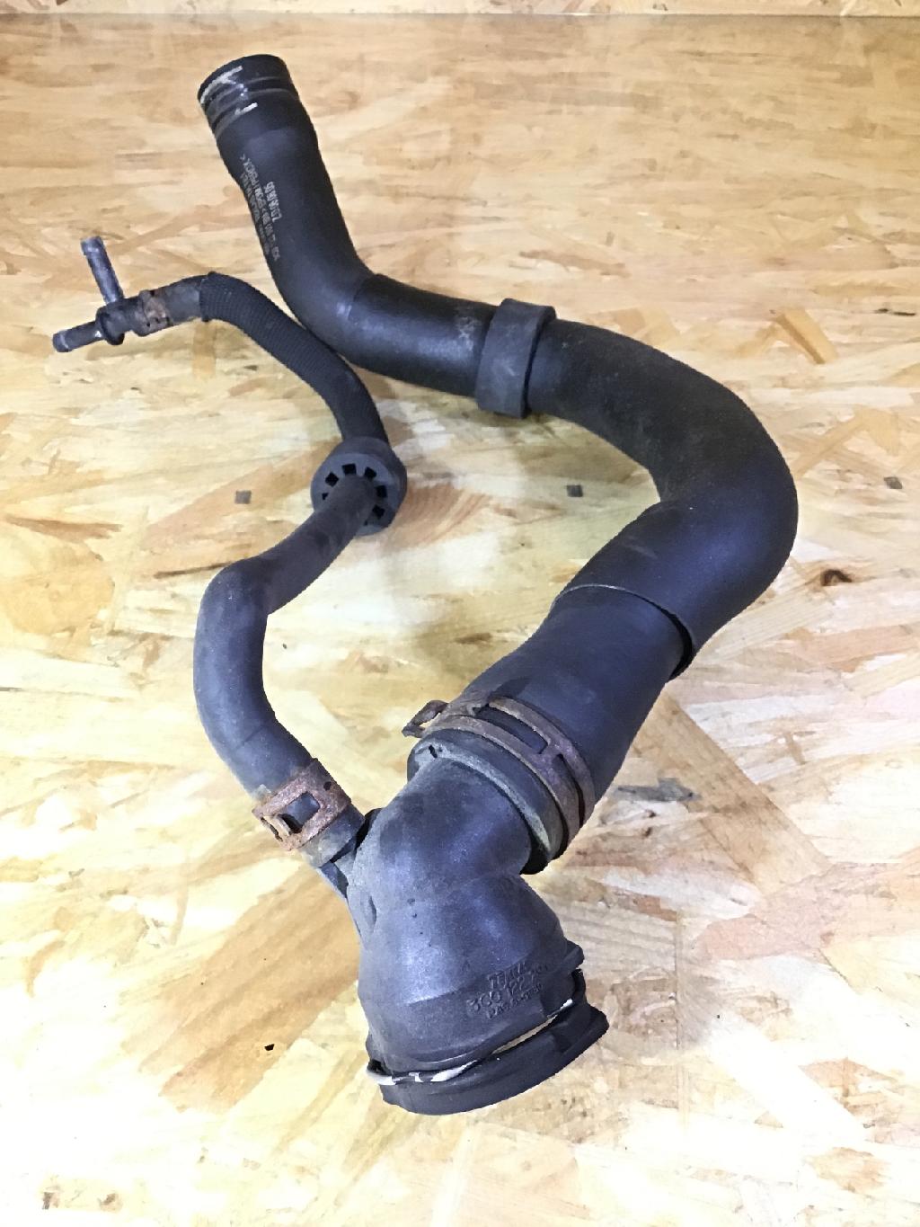 Kühlerschlauch AUDI A3 Sportback (8P) 3C0122101BM Bild Kühlerschlauch AUDI A3 Sportback (8P) 3C0122101BM