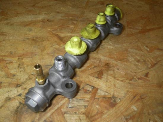 Verteilerrohr Kraftstoff OPEL Vivaro A Kasten (X83) 8200484405 Bild Verteilerrohr Kraftstoff OPEL Vivaro A Kasten (X83) 8200484405