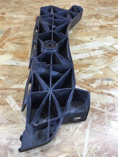 Stoßstangenhalter rechts hinten SEAT Ibiza IV ST (6J) 6J8807376 Bild Stoßstangenhalter rechts hinten SEAT Ibiza IV ST (6J) 6J8807376