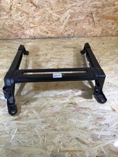 Sitzkonsole VW Touareg I (7L) 7L0881677B Bild Sitzkonsole VW Touareg I (7L) 7L0881677B