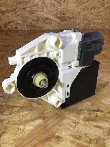 Motor Fensterheber rechts vorne AUDI A3 Sportback (8P) 8P0959802H Bild Motor Fensterheber rechts vorne AUDI A3 Sportback (8P) 8P0959802H