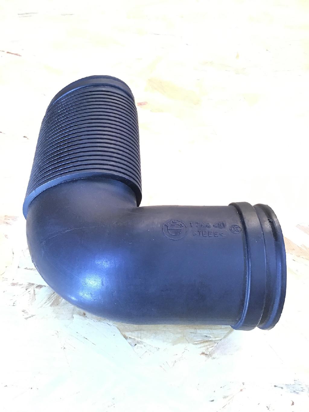 Ansaugschlauch für Luftfilter BMW 5er (E39) 1744461 Bild Ansaugschlauch für Luftfilter BMW 5er (E39) 1744461