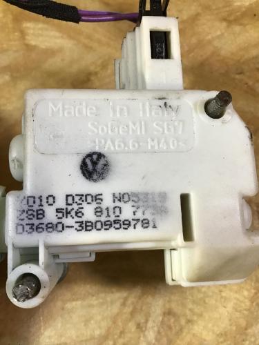 Stellelement für Zentralverriegelung VW Golf VI (5K) 5K6810773A Bild Stellelement für Zentralverriegelung VW Golf VI (5K) 5K6810773A