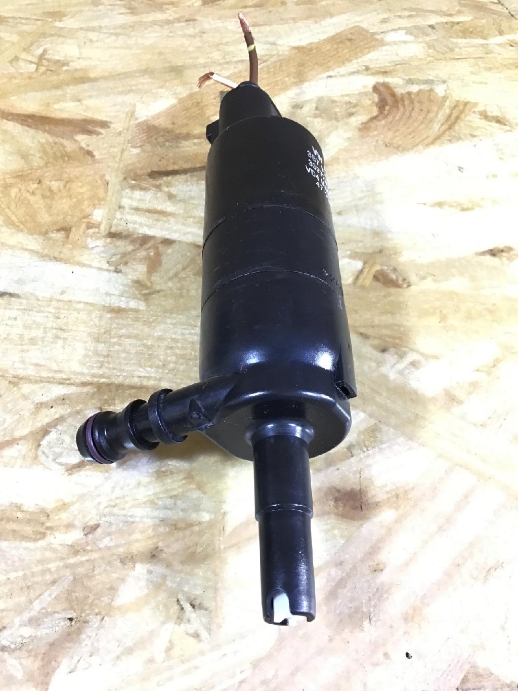 Waschwasserpumpe für Scheinwerferreinigung VW Golf VI (5K) 3B7955681 Bild Waschwasserpumpe für Scheinwerferreinigung VW Golf VI (5K) 3B7955681