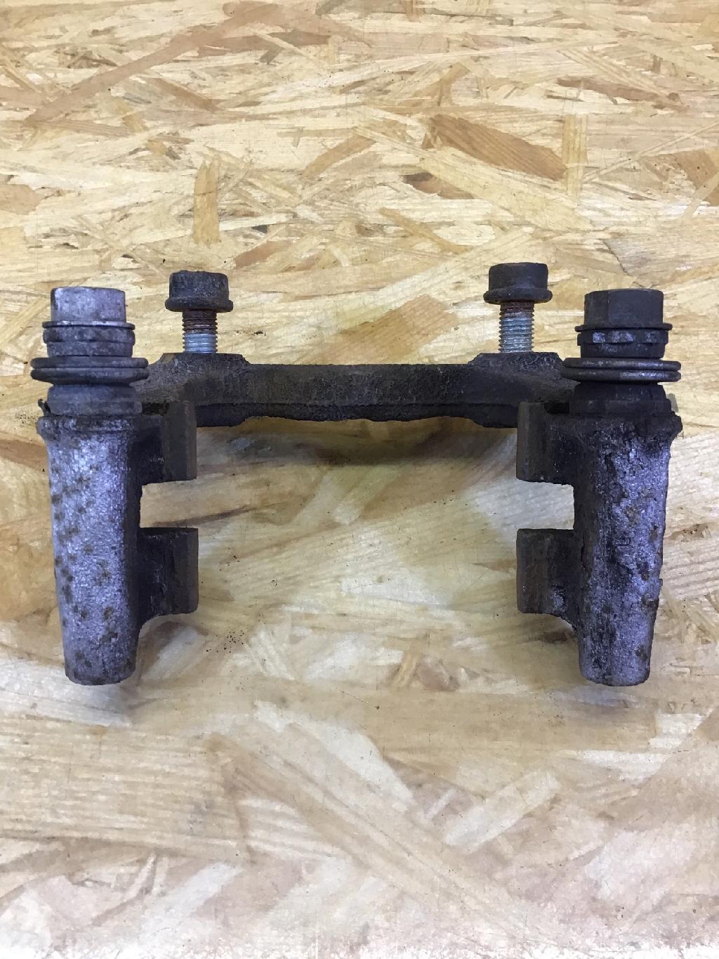 Bremssattelträger links hinten SKODA Octavia I Kombi (1U) 6Q0615425D Bild Bremssattelträger links hinten SKODA Octavia I Kombi (1U) 6Q0615425D