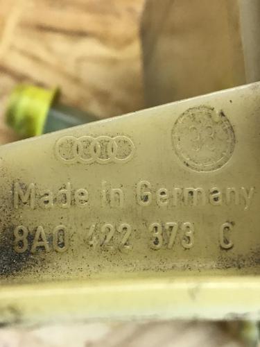 Behälter Servolenköl AUDI 80 (8C, B4) 8A0422373C Bild Behälter Servolenköl AUDI 80 (8C, B4) 8A0422373C