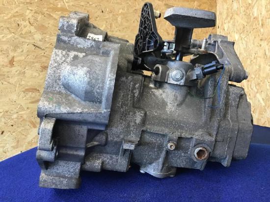 Schaltgetriebe VW Golf VI (5K) 02S300046T Bild Schaltgetriebe VW Golf VI (5K) 02S300046T