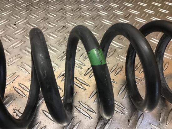 Feder rechts vorne MERCEDES-BENZ C-Klasse (W202) 2023211504 Bild Feder rechts vorne MERCEDES-BENZ C-Klasse (W202) 2023211504