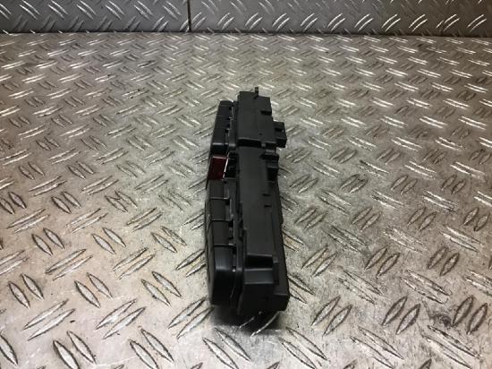 Schalter für Warnblinker MERCEDES-BENZ C-Klasse (W203) 2038215779 Bild Schalter für Warnblinker MERCEDES-BENZ C-Klasse (W203) 2038215779