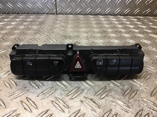 Schalter für Warnblinker MERCEDES-BENZ C-Klasse (W203) 2038215779 Bild Schalter für Warnblinker MERCEDES-BENZ C-Klasse (W203) 2038215779