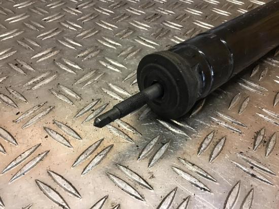 Stoßdämpfer rechts vorne MERCEDES-BENZ C-Klasse (W202) A2023231500 Bild Stoßdämpfer rechts vorne MERCEDES-BENZ C-Klasse (W202) A2023231500