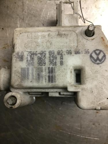 Stellelement für Zentralverriegelung VW Golf IV (1J) Bild Stellelement für Zentralverriegelung VW Golf IV (1J)
