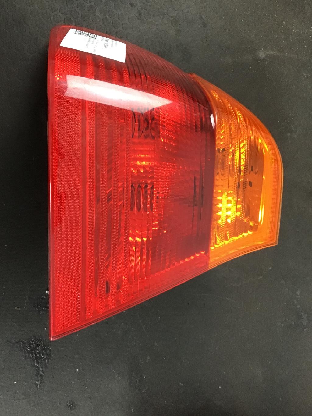 Rückleuchte außen links BMW 3er (E46) 63218364921 Bild Rückleuchte außen links BMW 3er (E46) 63218364921