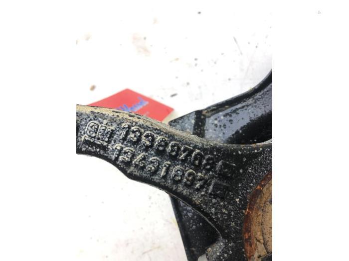 Achsschenkel rechts vorne Opel Corsa E X15 13388768 Bild Achsschenkel rechts vorne Opel Corsa E X15 13388768