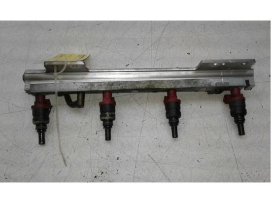 Halter für Einspritzventil Volvo V40 Kombi 645 Bild Halter für Einspritzventil Volvo V40 Kombi 645
