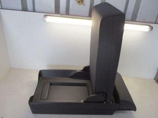 Armlehne Hinten Sitzbank VW GOLF V (1K1) 1.6 FSI 85 KW 1K08852057AA Bild Armlehne Hinten Sitzbank VW GOLF V (1K1) 1.6 FSI 85 KW 1K08852057AA