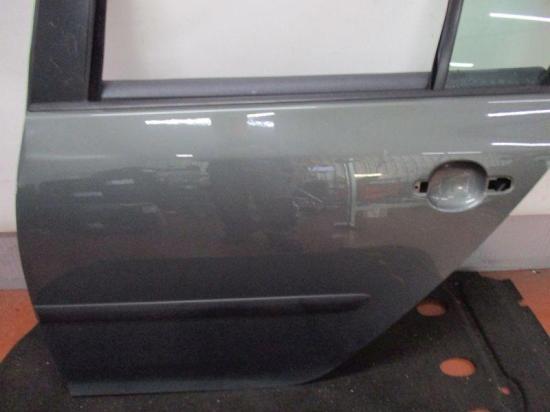 Tür links hinten 5-Türer Grün LA6Q Beule siehe Bild VW GOLF V (1K1) 1.6 FSI 85 KW 1K6833105J 1K6833301AA Bild Tür links hinten 5-Türer Grün LA6Q Beule siehe Bild VW GOLF V (1K1) 1.6 FSI 85 KW 1K6833105J 1K6833301AA