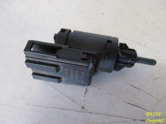 Schalter, Bremsleuchte VW GOLF V (1K1) 1.6 FSI 85 KW 3B0945511A Bild Schalter, Bremsleuchte VW GOLF V (1K1) 1.6 FSI 85 KW 3B0945511A