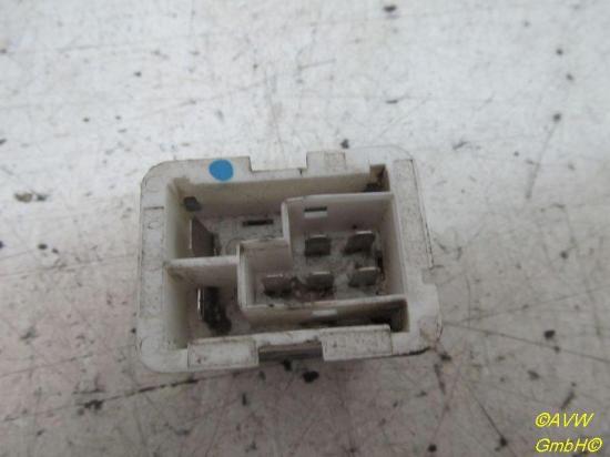 Widerstand Gebläsemotor OPEL ASTRA H CARAVAN 1.7 CDTI 74 KW 52475432 90560362 Bild Widerstand Gebläsemotor OPEL ASTRA H CARAVAN 1.7 CDTI 74 KW 52475432 90560362