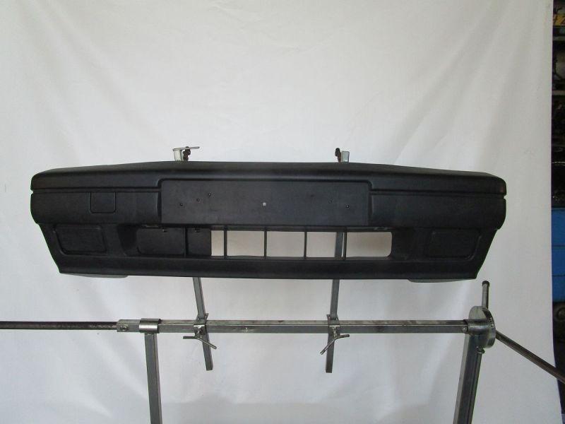 Stoßstange vorne leichte Kratzer VW POLO COUPE (86C, 80) 1.0 CAT 33 KW 867807217D 2BC Bild Stoßstange vorne leichte Kratzer VW POLO COUPE (86C, 80) 1.0 CAT 33 KW 867807217D 2BC