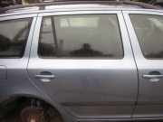 Tür rechts hinten Grau LF5X Kratzer siehe Foto SKODA OCTAVIA COMBI (1Z5) 2.0 TDI 16V 103 KW 1Z9833056