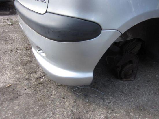 Stoßstange hinten Aluminiumgrau EZR Kratzer siehe Foto PEUGEOT 206 CC (2D) 1.6 16V 80 KW 7410L6 Bild Stoßstange hinten Aluminiumgrau EZR Kratzer siehe Foto PEUGEOT 206 CC (2D) 1.6 16V 80 KW 7410L6