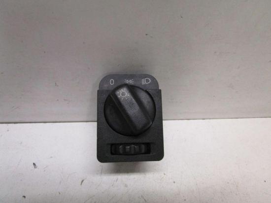 Schalter Licht OPEL OMEGA A (16_, 17_, 19_) 2.0 I 85 KW 90213283 Bild Schalter Licht OPEL OMEGA A (16_, 17_, 19_) 2.0 I 85 KW 90213283