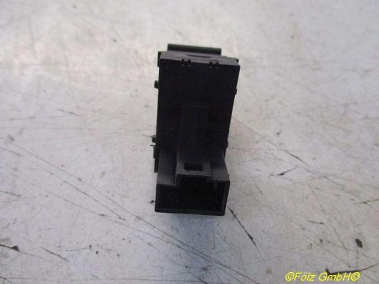 Schalter Tankklappe VW GOLF V (1K1) 1.9 TDI 77 KW 7L6959833A Bild Schalter Tankklappe VW GOLF V (1K1) 1.9 TDI 77 KW 7L6959833A